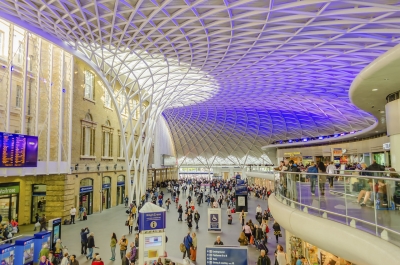 Main Hall of the Kings Cross Station in London, UK