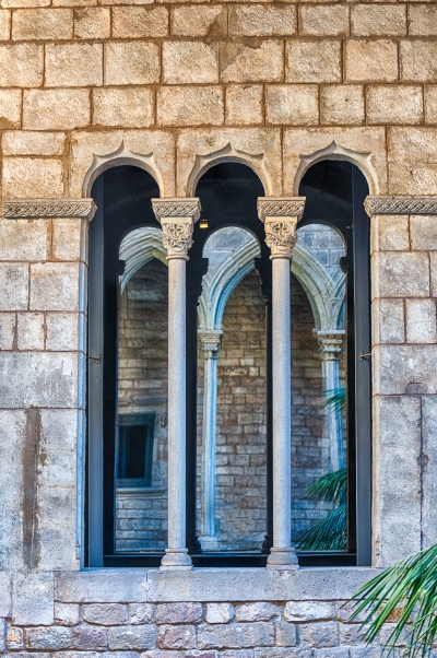 Medieval gothic window, La Ribera district of Barcelona, Catalonia, Spain
