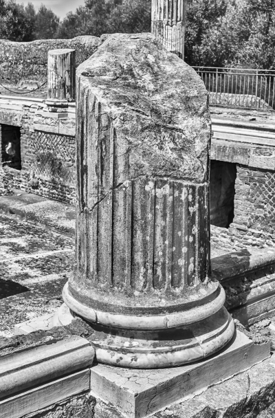 Ruins of Corinthian columns in Villa Adriana, Tivoli, Italy
