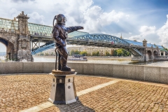 Diver's monument on Pushkin Embankment in central Moscow, Russia