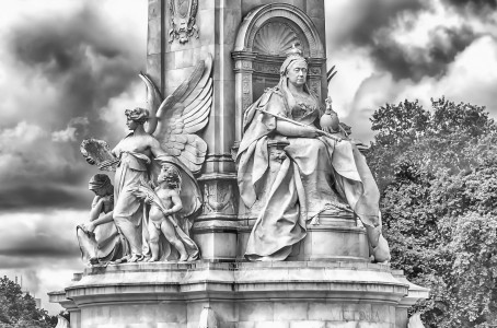 Victoria Memorial in front of Buckingham Palace, London, UK