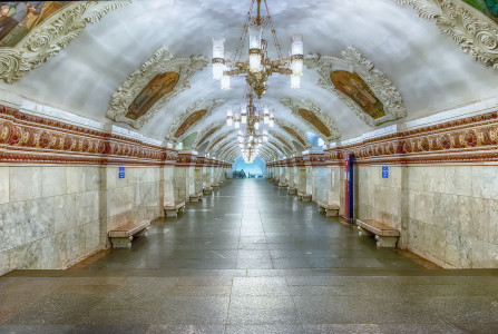 Kiyevskaya subway station in Moscow, Russia. The station is on the Arbatsko-Pokrovskaya Line of the Moscow Metro and opened in 1953